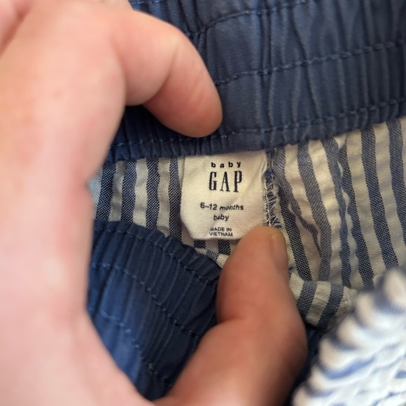 GAP Baby 6-12 mo — shorts x2 + play suit - Picture 3 of 5